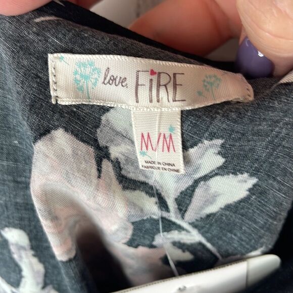 Love-Fire One Shoulder Floral Blouse Size Medium NWT - Picture 5 of 6